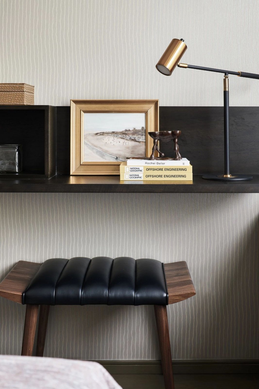 輕奢簡(jiǎn)約風(fēng)格室內(nèi)設(shè)計(jì)家裝案例-臥室書(shū)桌 輕奢簡(jiǎn)約風(fēng)格室內(nèi)設(shè)計(jì)家裝案例-臥室書(shū)桌