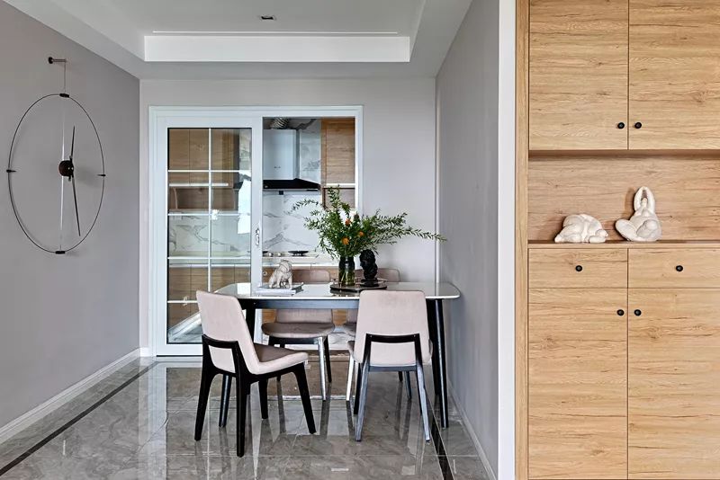 成熟優(yōu)雅的現(xiàn)代簡約風(fēng)格室內(nèi)裝修設(shè)計(jì)效果圖-餐廳 成熟優(yōu)雅的現(xiàn)代簡約風(fēng)格室內(nèi)裝修設(shè)計(jì)效果圖-餐廳